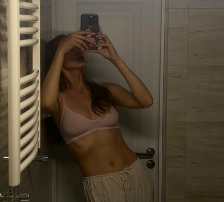 Yapishukino model xxx bild