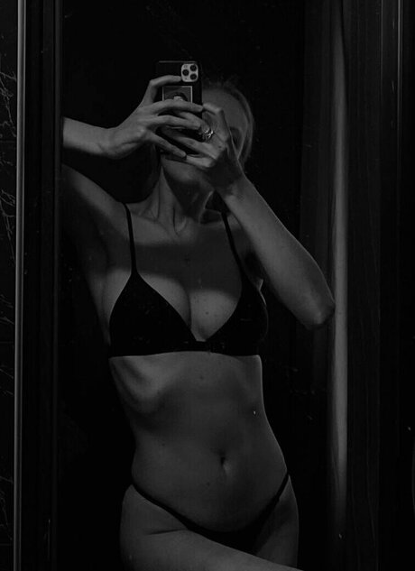 Yapishukino xxx pornografische bild