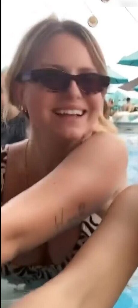 KellyMissesvlog nackt sex foto