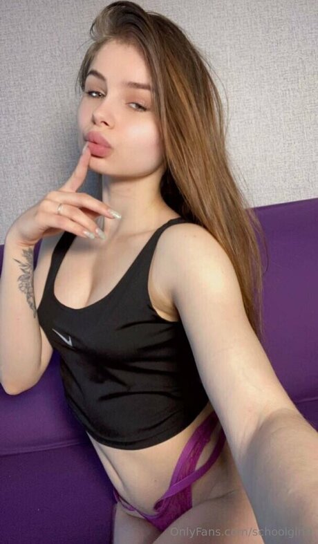 SchoolGirl9 erwachsene nackten foto