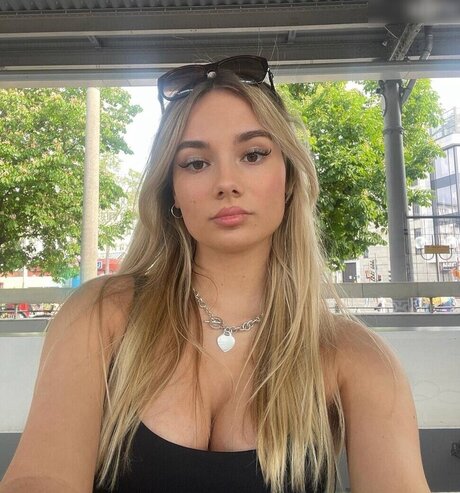 Snipsska schauspielerin porno bilder