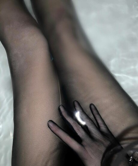 babyv1llain erotische xxx bild