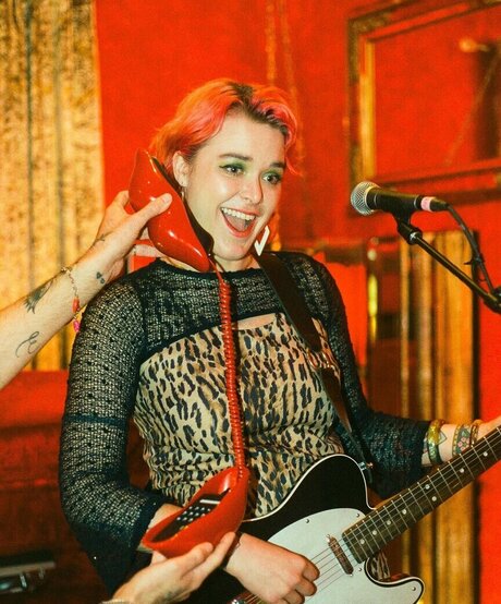 Brennan Wedl porno nackten foto