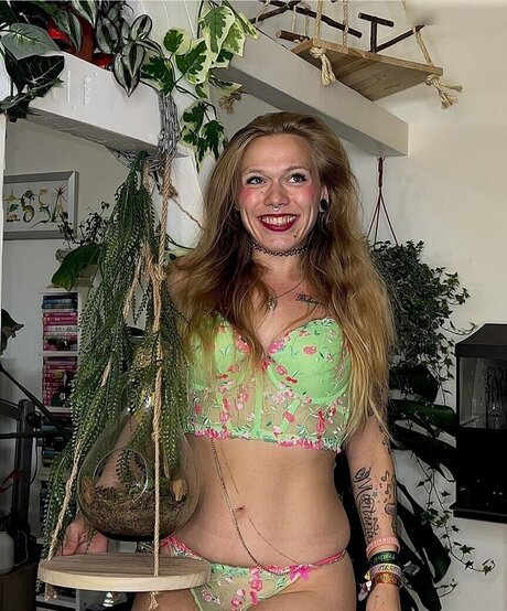 vanny flowerchild porno akt foto