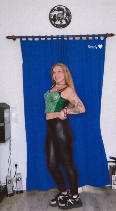 vanny flowerchild kostenlose nackte bild