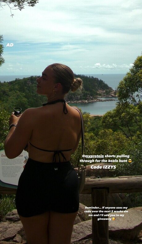 Izzy Swin model hd foto