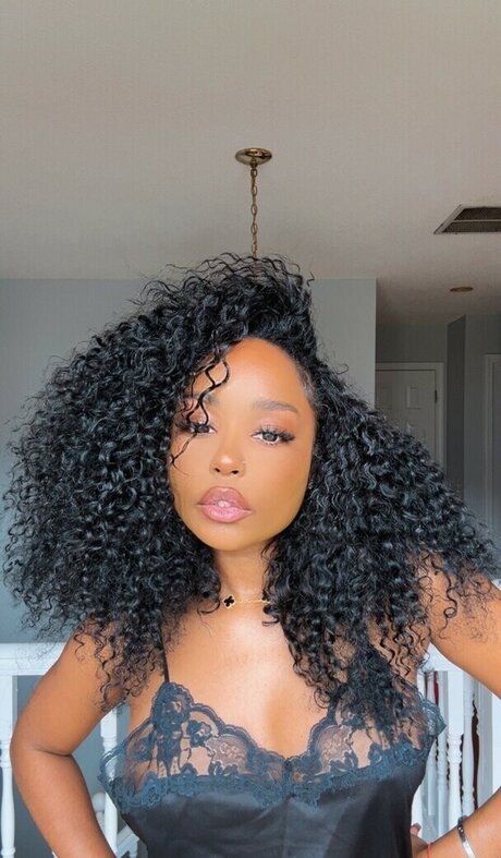 Trapezoidmouth model pornographische bild