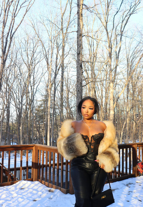 Trapezoidmouth model hübsche bild