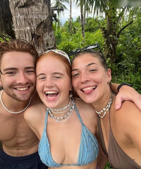 transasiatische onlyfans sexy akt fotos