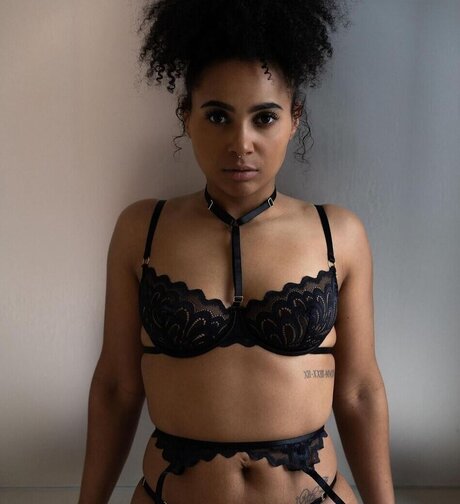 graefiin melanin perfekte hd bild