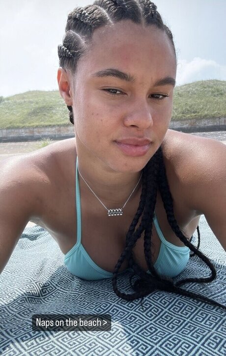 Satou Sabally kunst akt galerie