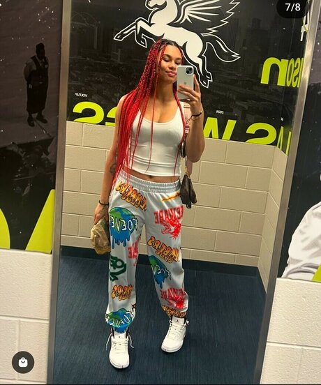 Satou Sabally pornostar kunst galerien