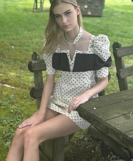 Claire Jameson freie hübsche galerien