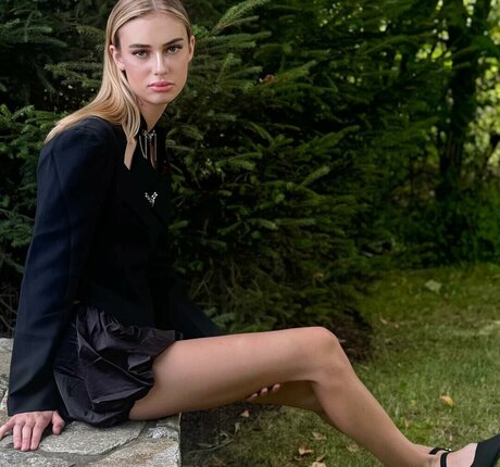 Claire Jameson nackt exklusive bild