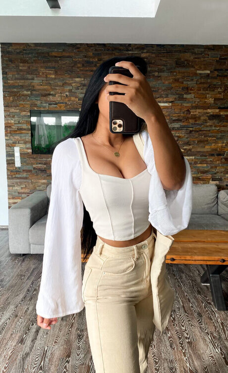 Nicole Schiebler hübsche erwachsene bilder