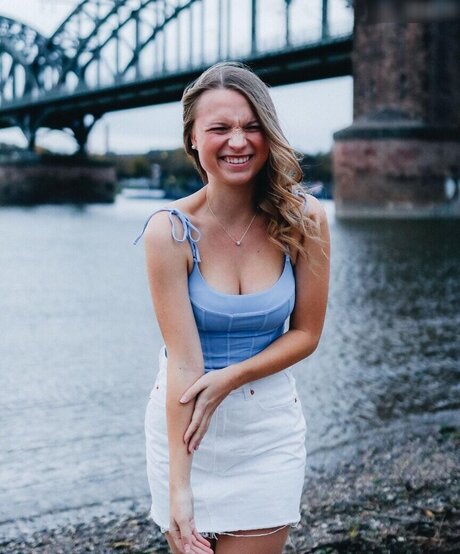 zierliche asiatische onlyfans top exklusive galerie