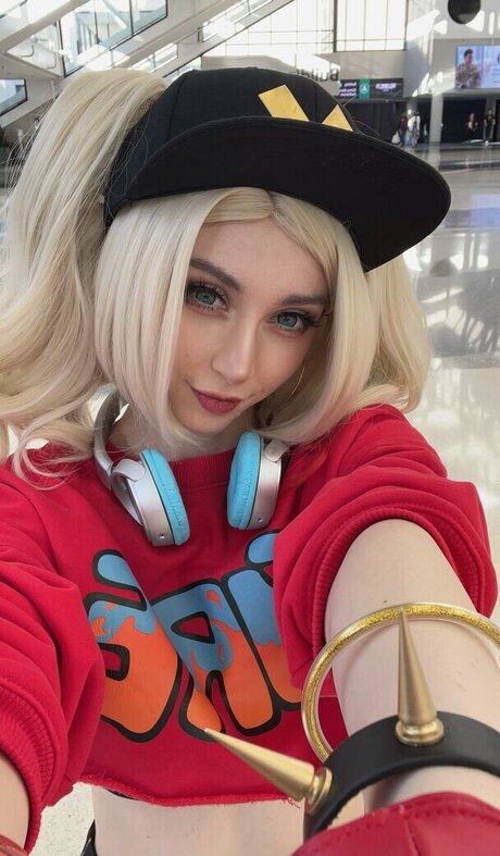 Duckie Cos schauspielerin sexy fotos