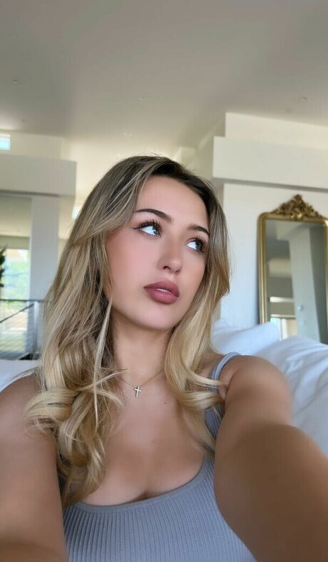 Kiera Bridget hübsche erotische bild