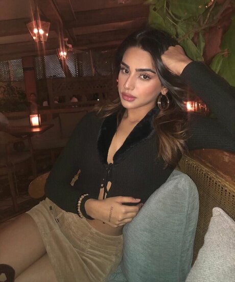 Pakhi Gadh porno nette bilder