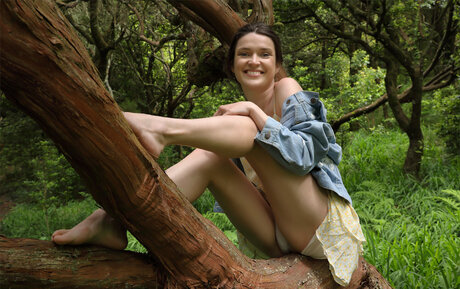 Serena Wood model top galerie