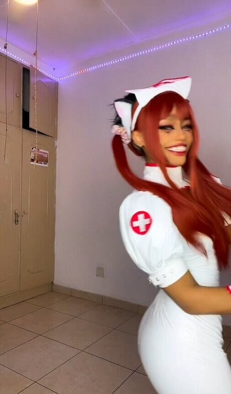 Princess Sachiko heiße pornografische bild