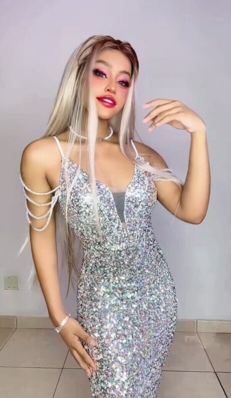 Princess Sachiko model exklusive archiv