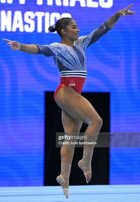 Jordan Chiles hübsche erwachsene galerien