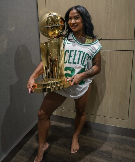 Jordan Chiles schöne nacktheit bilder