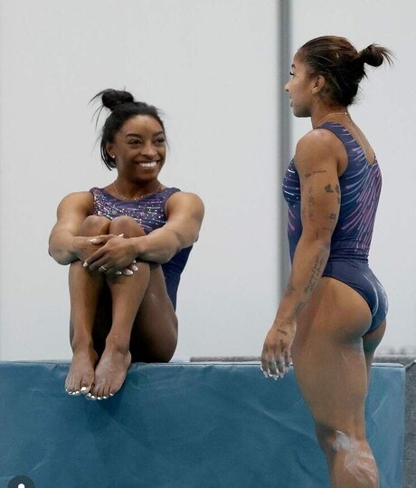 Jordan Chiles perfekte exklusive galerien