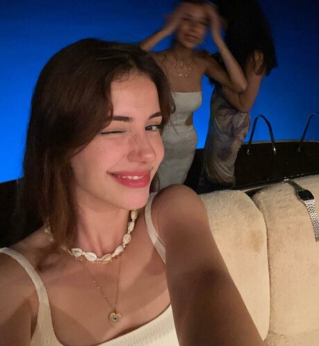 ebrarkrbkn freie nackte foto