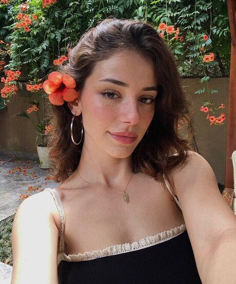 ebrarkrbkn erotische foto