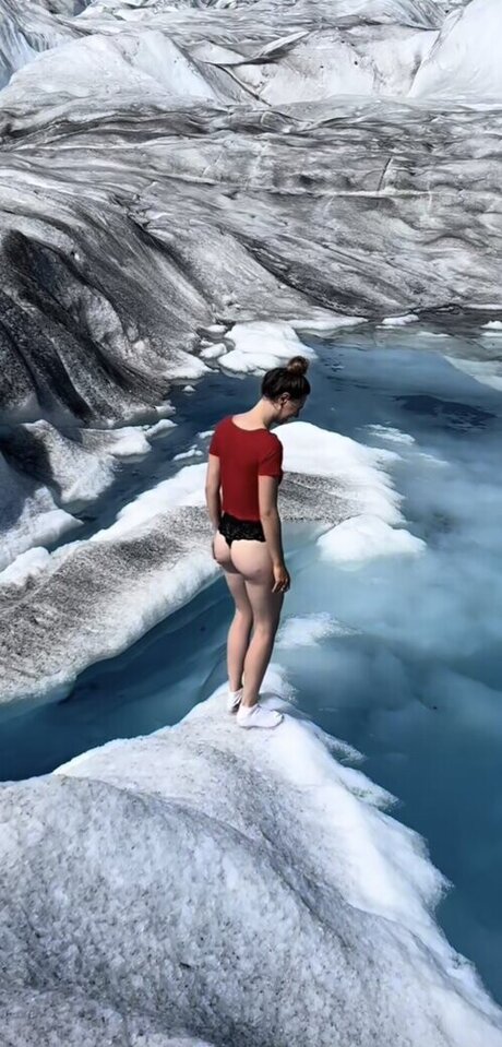 Affe auf Bike nackt exklusive bild