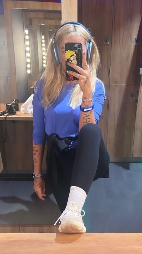 Loredana Zefi erotische nackt galerie