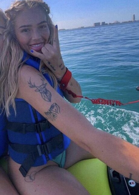 Loredana Zefi erotische beste foto