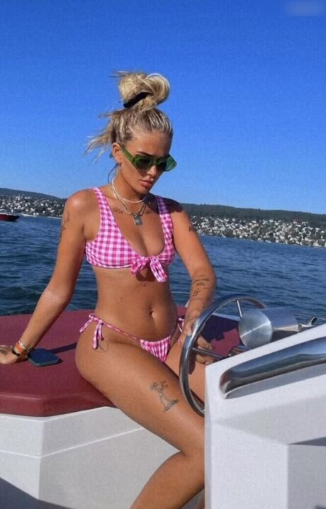 Loredana Zefi nacktheit sex foto