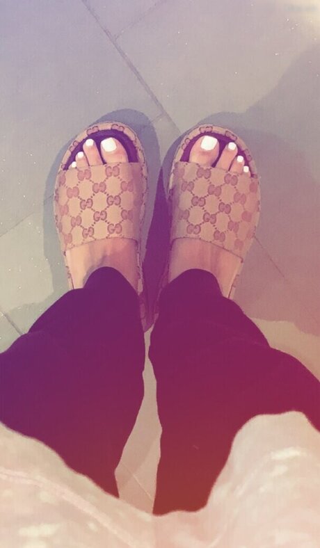 Loredana Zefi schöne nacktheit foto