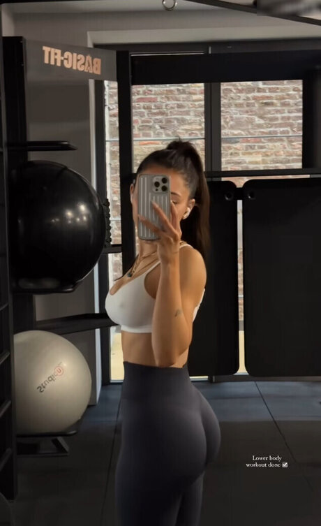 Merve zkan hd top galerie