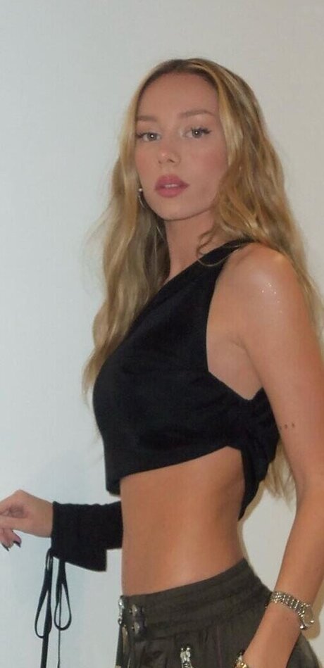 Ester Exp sito heiße top fotos