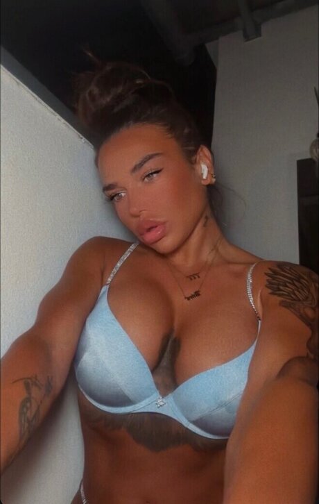 nackt im freien nur fans kunst galerien