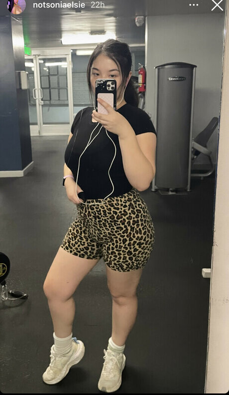 Sonia Elsie ASMR erotische sexy bilder