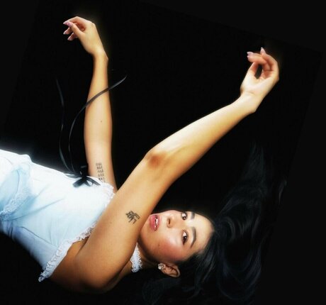 Pom Pom Squad pornostar top bild