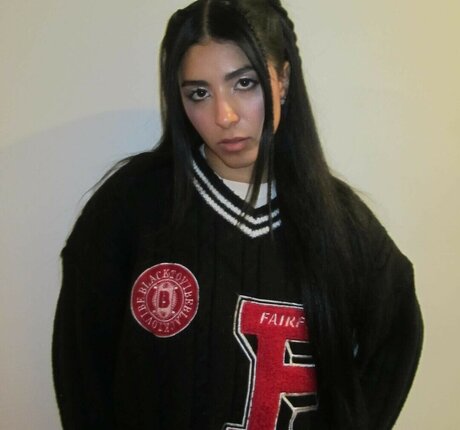 Pom Pom Squad top nackte bild