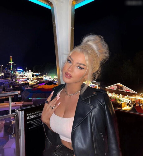 Elaine Victoria erotische kostenlose archiv