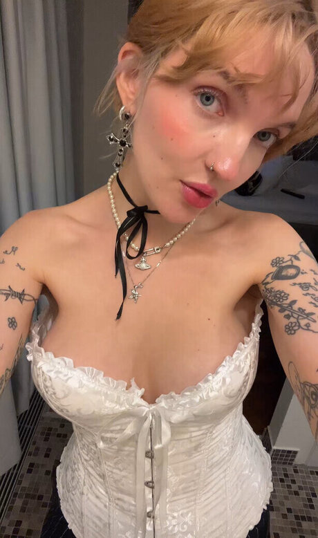 Mia Morgan sexy nackten galerie