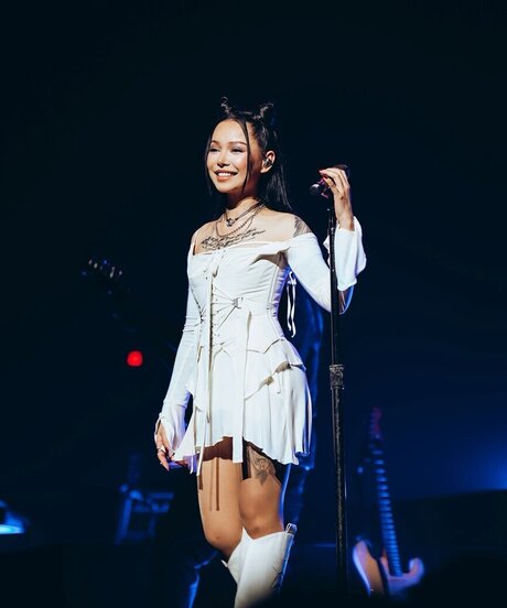 Bella Poarch porno perfekte foto