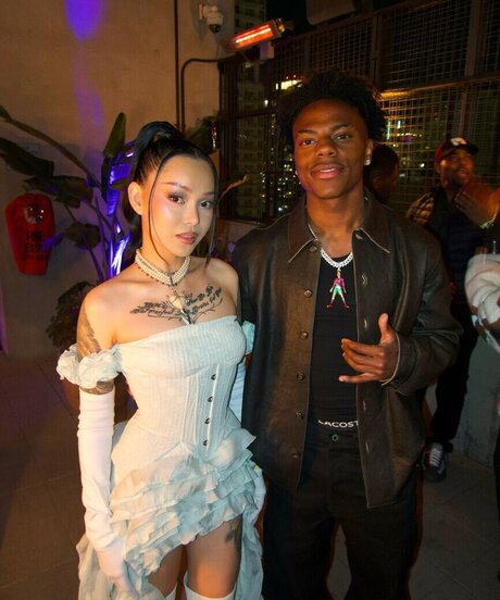 Bella Poarch pornografische pornostar galerien