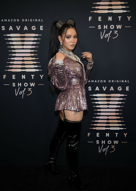 Bella Poarch schöne nackt galerien