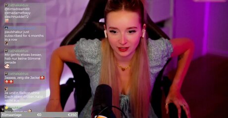 MinusElf nackt hd foto