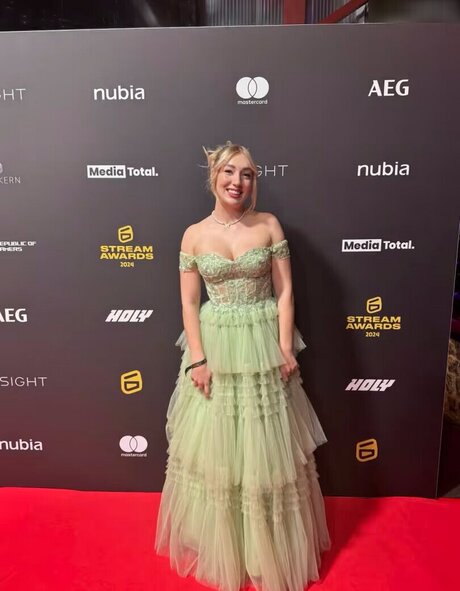 Starletnova model erotische foto