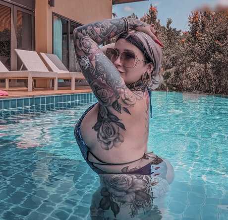 Lyn k44 schauspielerin nacktheit bild